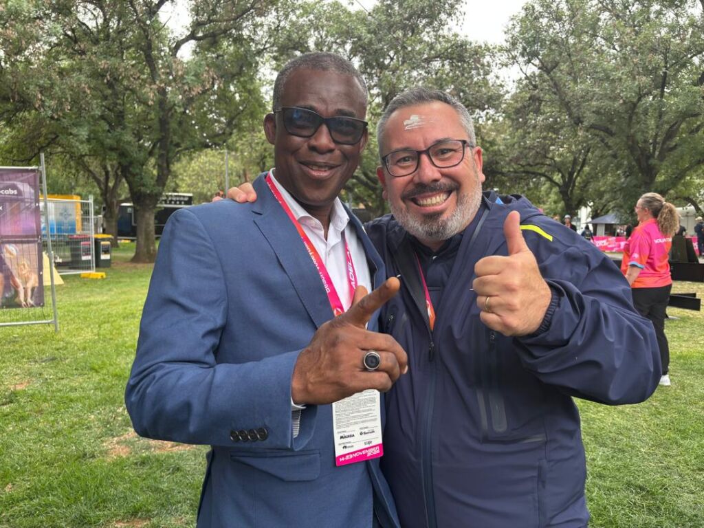 M.Fabio Azevedo en compagnie de M. Mamah Issifou, représentant du ministre délégué chargé de la jeunesse et des sports et chef de la délégation togolaise